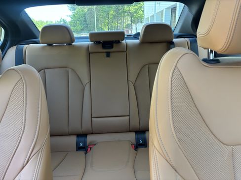 Used 2023 BMW 330i Sedan w/ Premium Package image 27