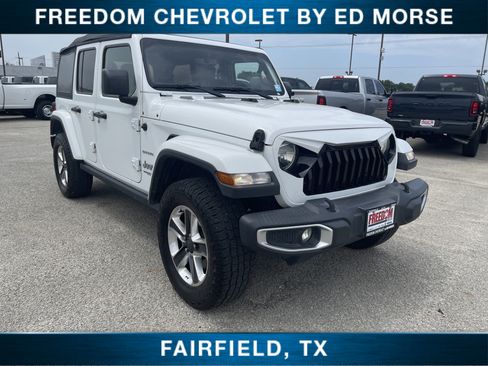 Used 2018 Jeep Wrangler Unlimited Sahara AWD/4WD image 1