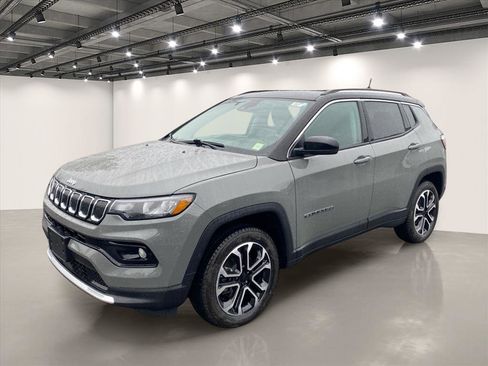 Used 2022 Jeep Compass Limited w/ Sun and Sound Group AWD/4WD image 3