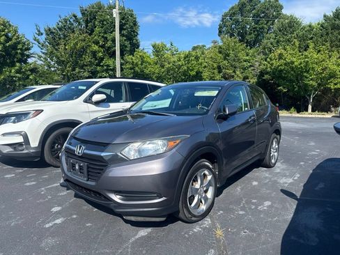 Used 2018 Honda HR-V LX image 1