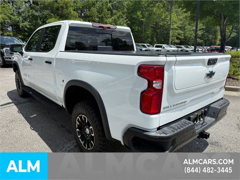 Used 2022 Chevrolet Silverado 1500 ZR2 w/ Technology Package AWD/4WD image 12
