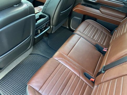 Used 2024 GMC Sierra 2500 Denali Ultimate AWD/4WD image 12