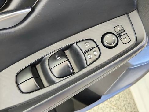 Used 2024 Nissan Sentra SV FWD image 31