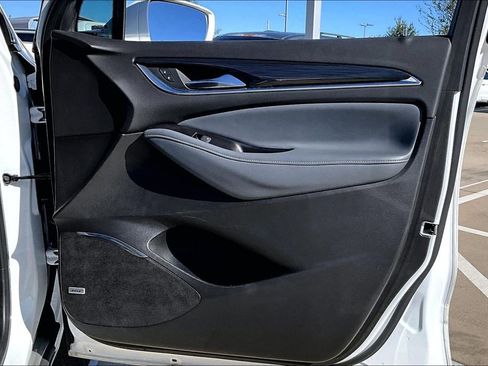 Used 2020 Buick Enclave Essence w/ Sound and Sites Package image 24