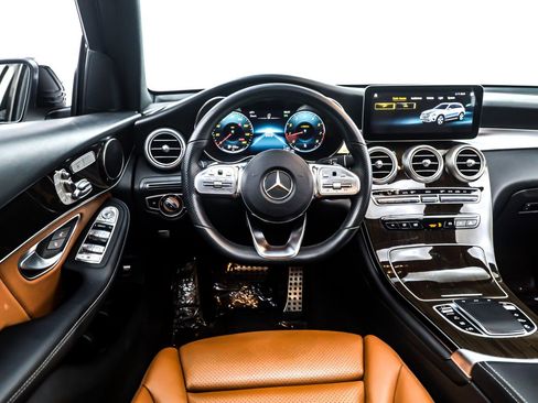 Used 2022 Mercedes-Benz GLC 300 image 5