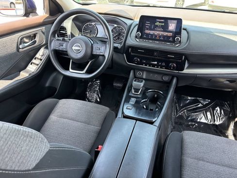 Used 2022 Nissan Rogue SV FWD image 12