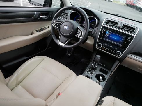 Used 2018 Subaru Legacy 3.6R Limited AWD/4WD image 9