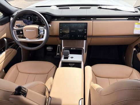 New 2026 Land Rover Range Rover SE image 14