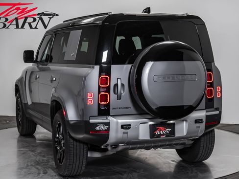 Used 2024 Land Rover Defender 110 S image 12