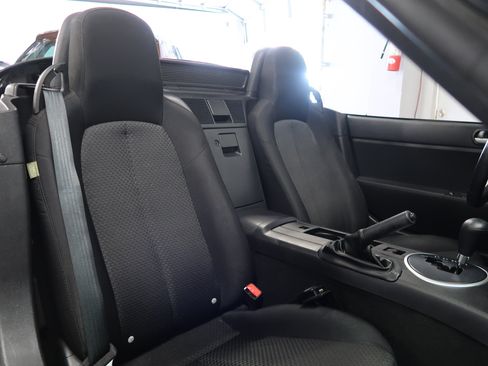 Used 2007 MAZDA MX-5 Miata Sport RWD image 13