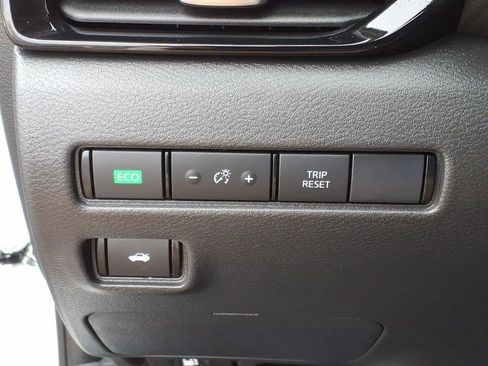Certified 2025 Nissan Sentra SV FWD image 12