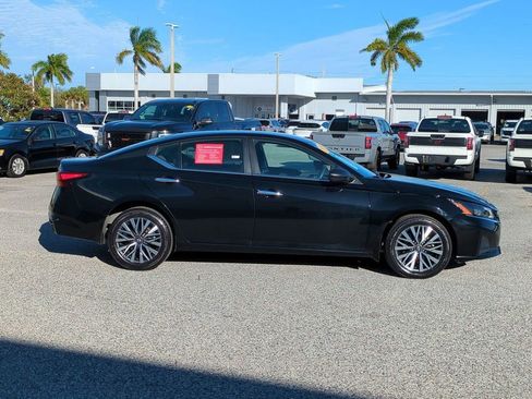 Certified 2024 Nissan Altima 2.5 SV image 4