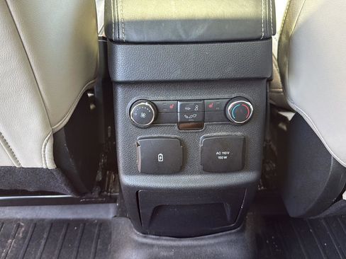 Used 2019 Ford Explorer Platinum AWD/4WD image 25