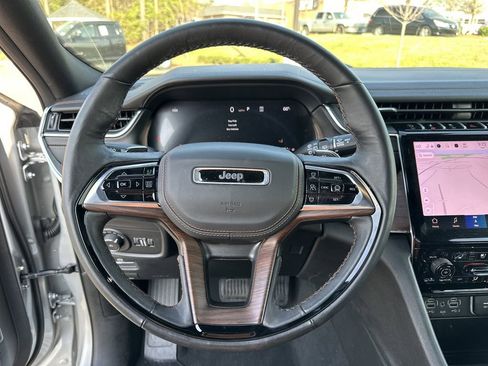 Certified 2025 Jeep Grand Cherokee Summit image 12