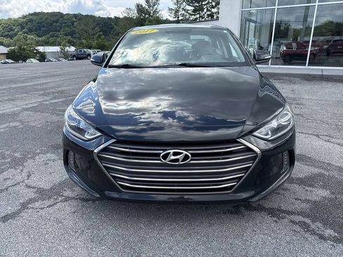 Used 2017 Hyundai Elantra Limited w/ Limited Tech Package 04 FWD image 2