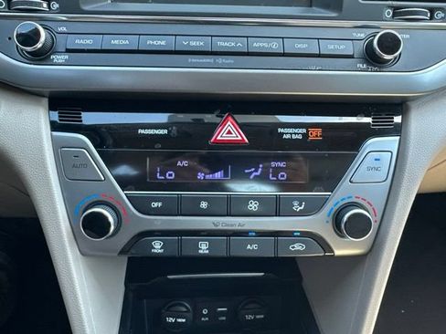 Used 2017 Hyundai Elantra SE w/ SE A/T Tech Package 03 FWD image 36