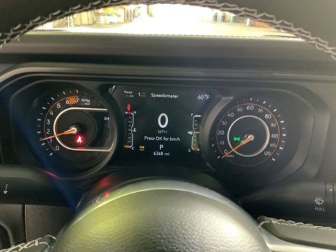 Used 2025 Jeep Wrangler Unlimited Sahara w/ Technology Group AWD/4WD image 19