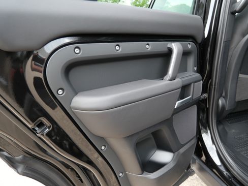 New 2026 Land Rover Defender 130 X-Dynamic SE AWD/4WD image 7