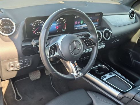 Used 2025 Mercedes-Benz GLA 250 image 11