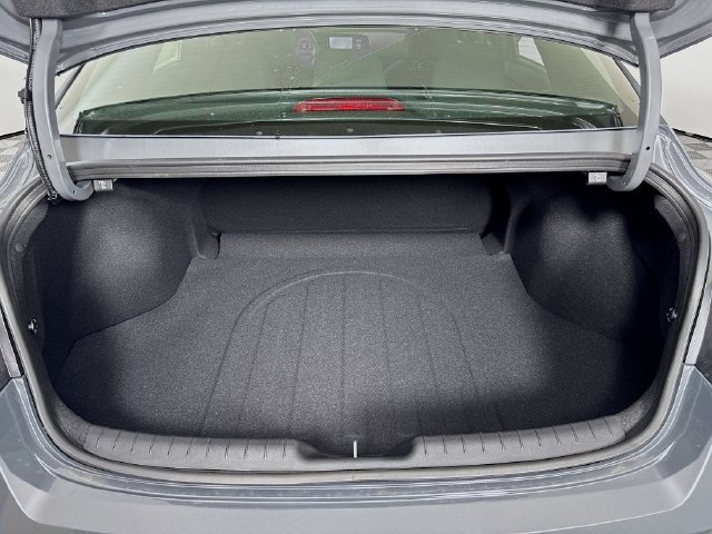 New 2025 Hyundai Elantra SEL FWD image 38