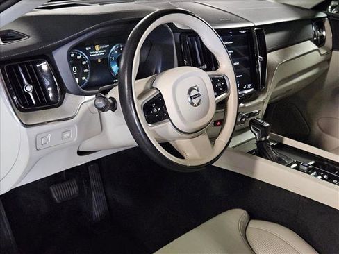 Used 2021 Volvo XC60 T5 Inscription w/ Advanced Package FWD image 9