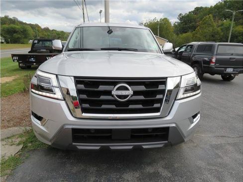 Used 2024 Nissan Armada SL w/ Captain's Chairs Package image 18