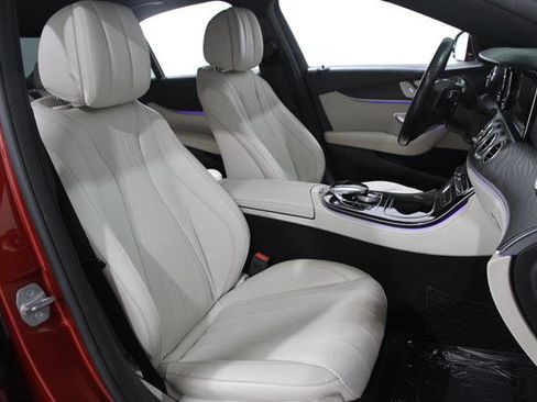 Used 2017 Mercedes-Benz E 300 4MATIC image 17