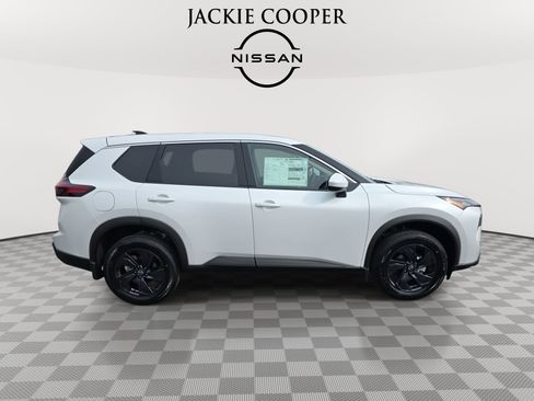 New 2026 Nissan Rogue SV w/ Cold Weather Package image 4