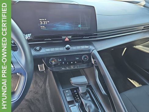 Certified 2025 Hyundai Elantra SEL image 21