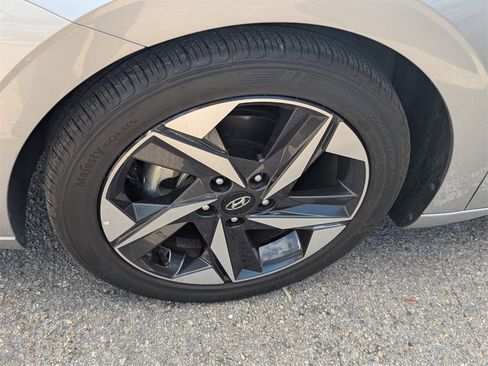 Certified 2023 Hyundai Elantra SEL w/ Convenience Package image 5