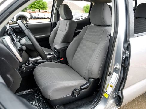 Used 2020 Toyota Tacoma SR5 w/ SR5 Appearance Package (SM) RWD image 29