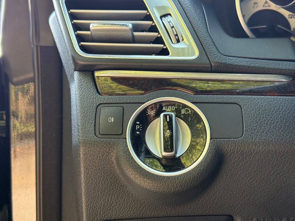 Used 2015 Mercedes-Benz E 550 Cabriolet image 17