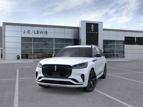 New 2025 Lincoln Aviator Black Label w/ Jet Appearance Package image 3