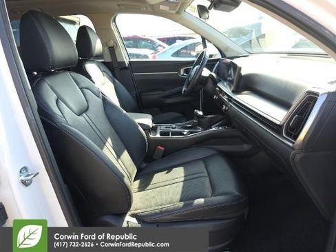 Used 2025 Kia Sorento S w/ Panoramic Sunroof Package FWD image 10