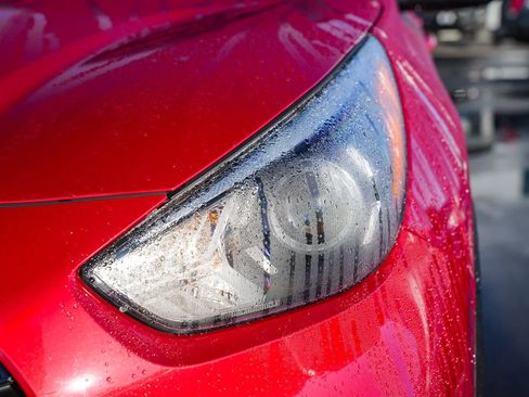 Used 2022 Kia Niro LXS image 8