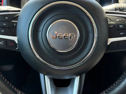 Used 2016 Jeep Renegade Trailhawk image 18