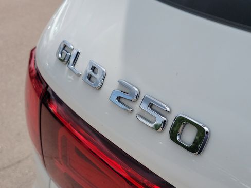 Certified 2022 Mercedes-Benz GLB 250 image 6