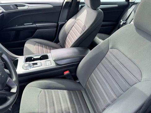 Used 2020 Ford Fusion SE FWD image 6