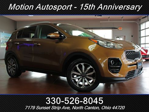 Used 2017 Kia Sportage EX w/ EX Technology Package FWD image 2