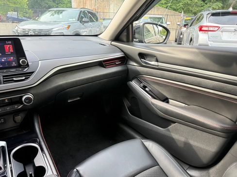 Used 2023 Nissan Altima 2.5 SR AWD/4WD image 17