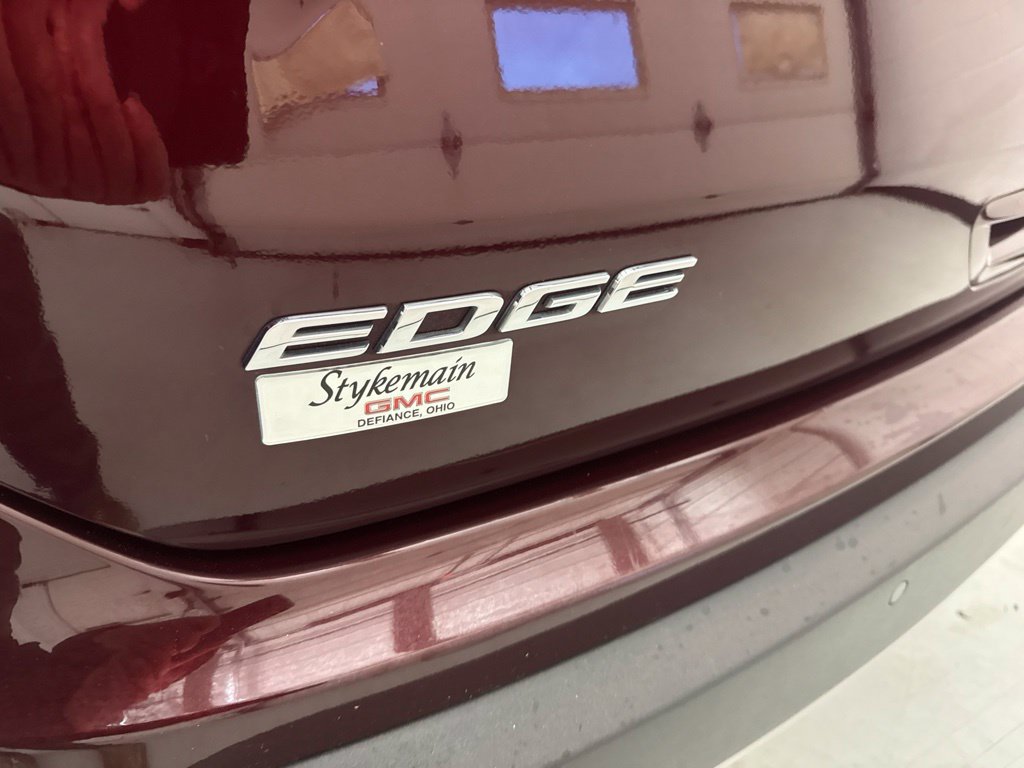 Used 2019 Ford Edge Titanium w/ Equipment Group 301A AWD/4WD image 12