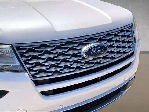Used 2018 Ford Explorer Platinum AWD/4WD image 24