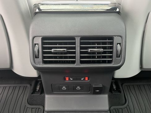 New 2026 Land Rover Range Rover Velar Dynamic SE image 26