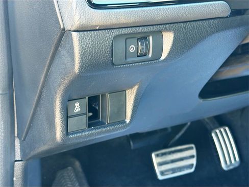 Used 2025 Honda Civic Sport image 10