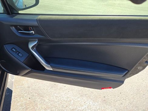 Used 2017 Toyota 86 image 5