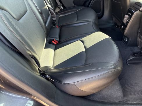 Used 2023 Jeep Compass Limited w/ Elite Group AWD/4WD image 23