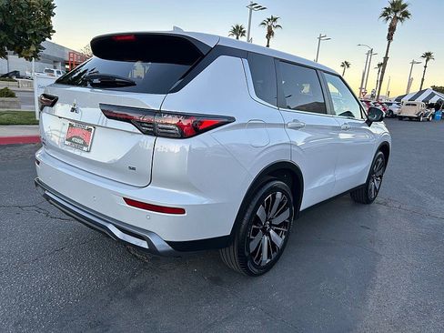 New 2026 Mitsubishi Outlander SE image 7