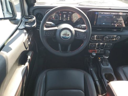 Used 2024 Jeep Wrangler Unlimited Rubicon image 27