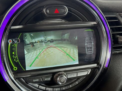 Used 2018 MINI Cooper S image 19