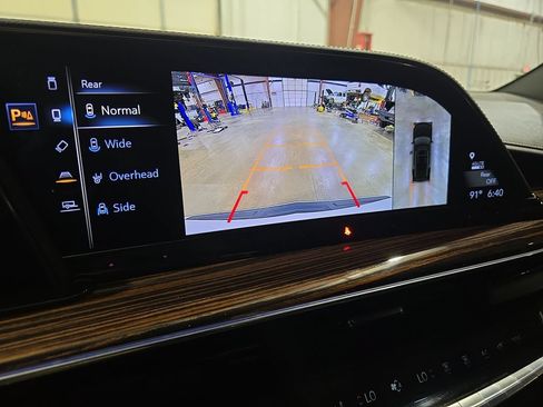 Used 2022 Cadillac Escalade Luxury AWD/4WD image 24